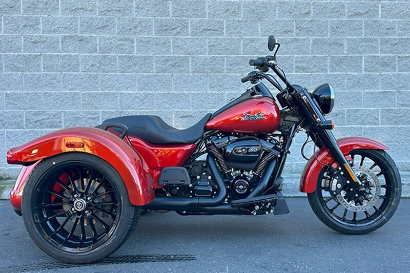 Harley-Davidson Freewheeler 2025 FLRT 84632144 WHISKEY FIRE W/ PINSTRIPE