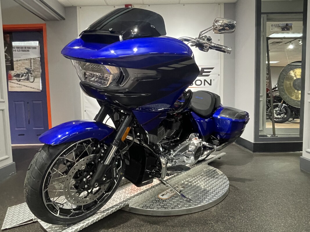 2025 Harley-Davidson CVO Road Glide FLTRXSE - Photo 4
