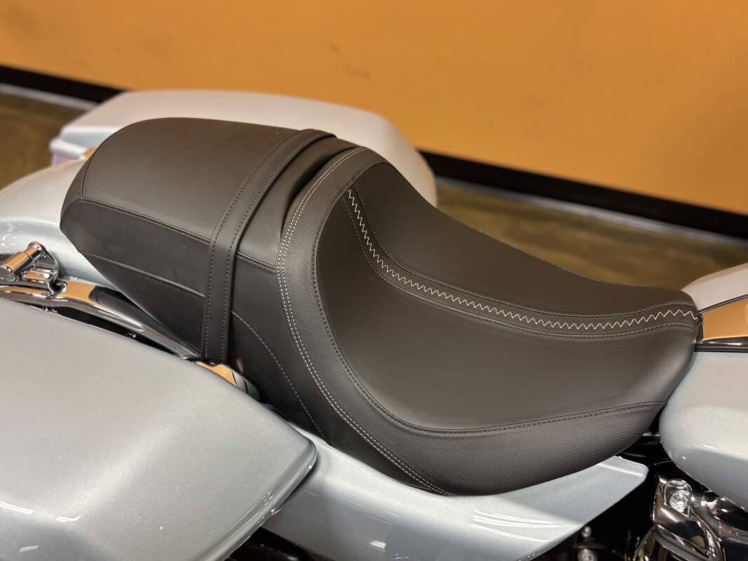 FLTRX 2025 Road Glide - Photo 7