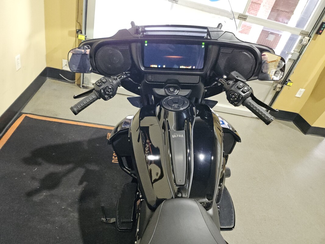 FLHXU 2025 Street Glide Ultra - Photo 5