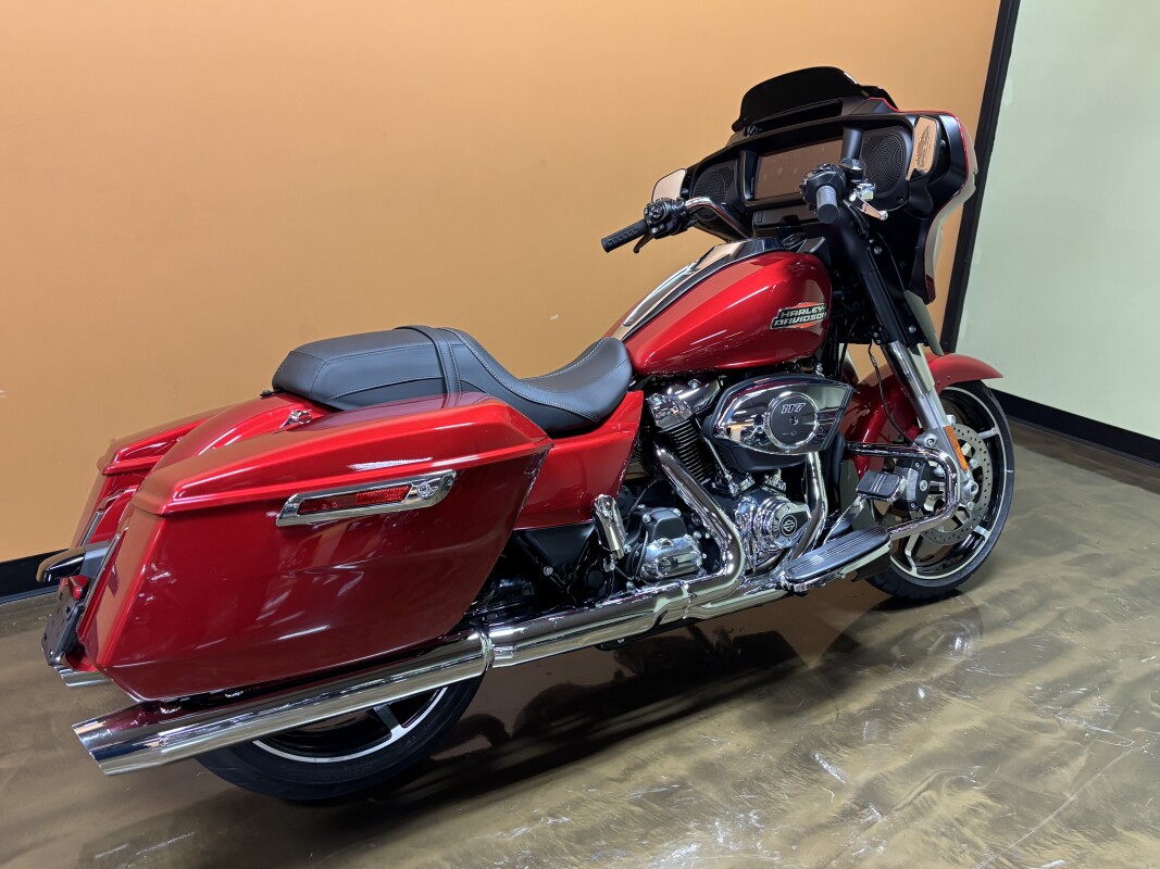 FLHX 2025 Street Glide - Photo 3