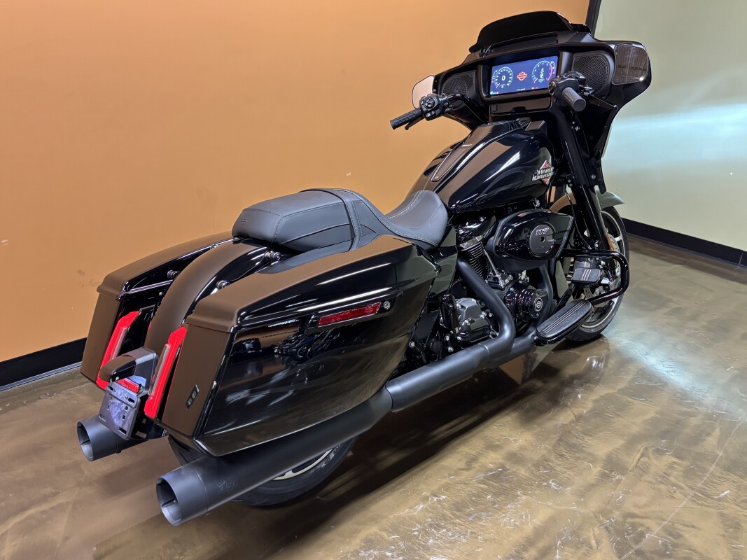 FLHX 2025 Street Glide - Photo 3