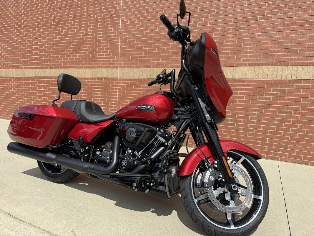 FLHX 2025 Street Glide - Photo 2