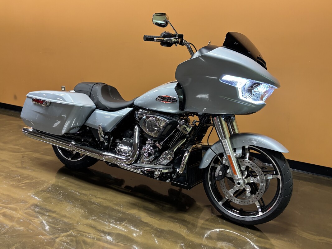 FLTRX 2025 Road Glide - Photo 2