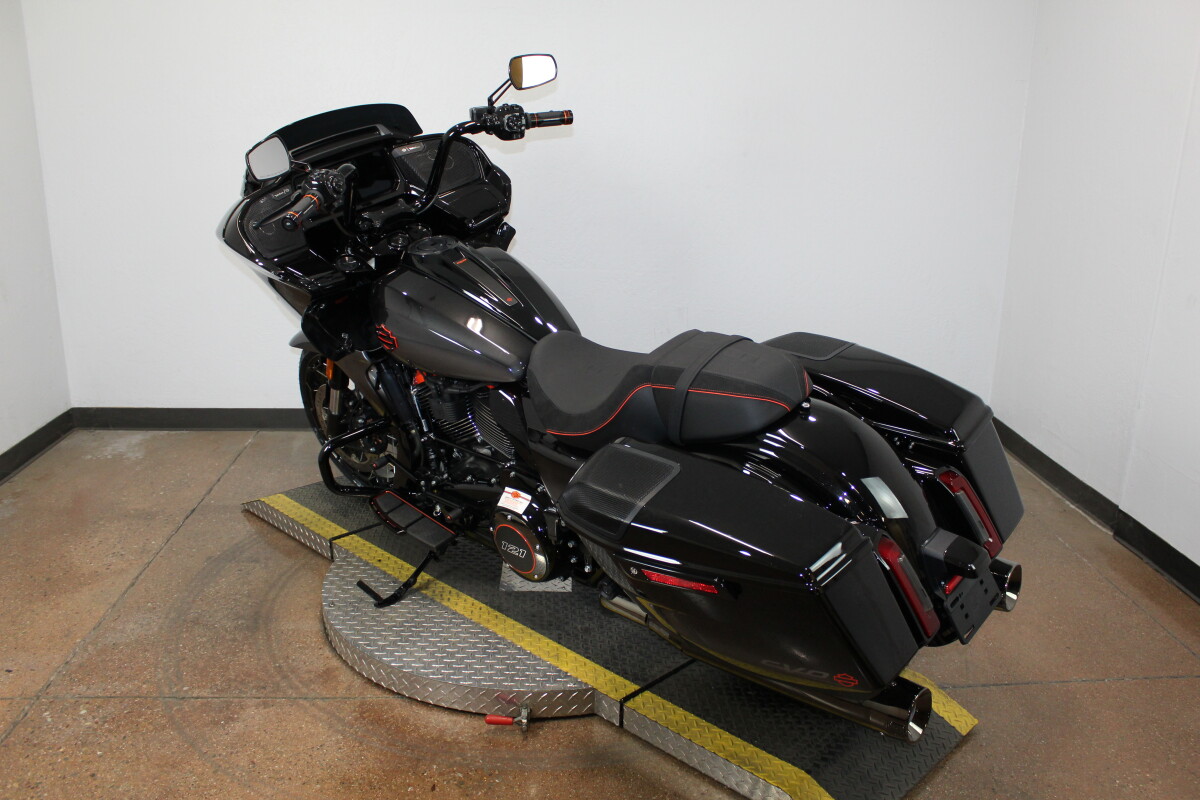 Harley-Davidson CVO Road Glide 2025 FLTRXSE 84632152 RAVEN FADE - Photo 6