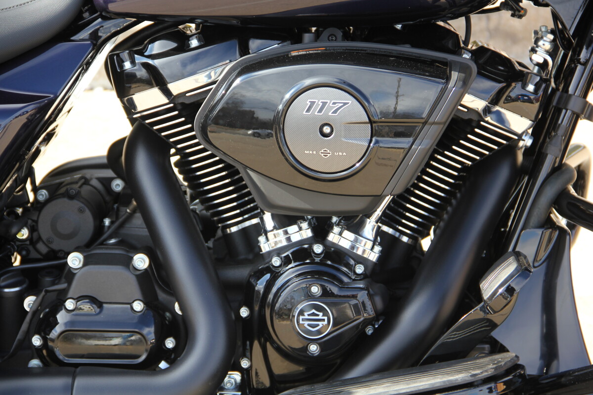 2025 Harley-Davidson Road Glide Mystic Shift - Black Finish - Photo 10