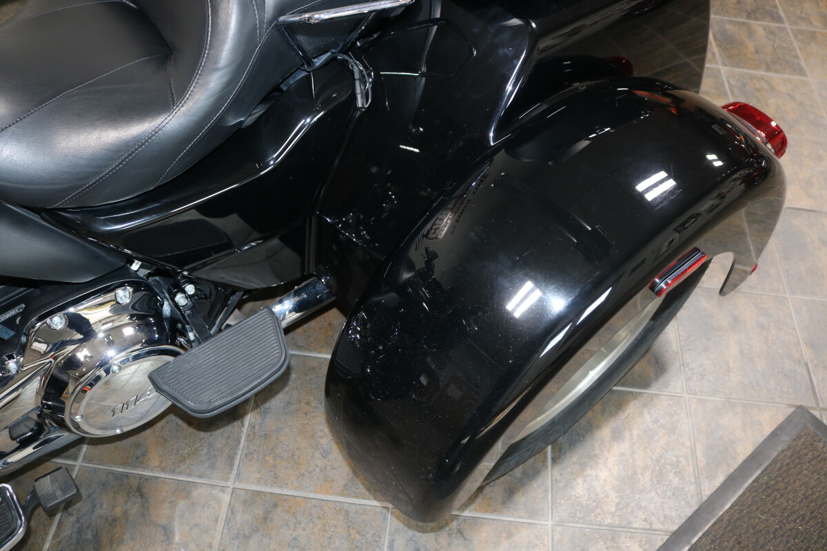 FLHTCUTG 2021 Tri Glide Ultra - Photo 3
