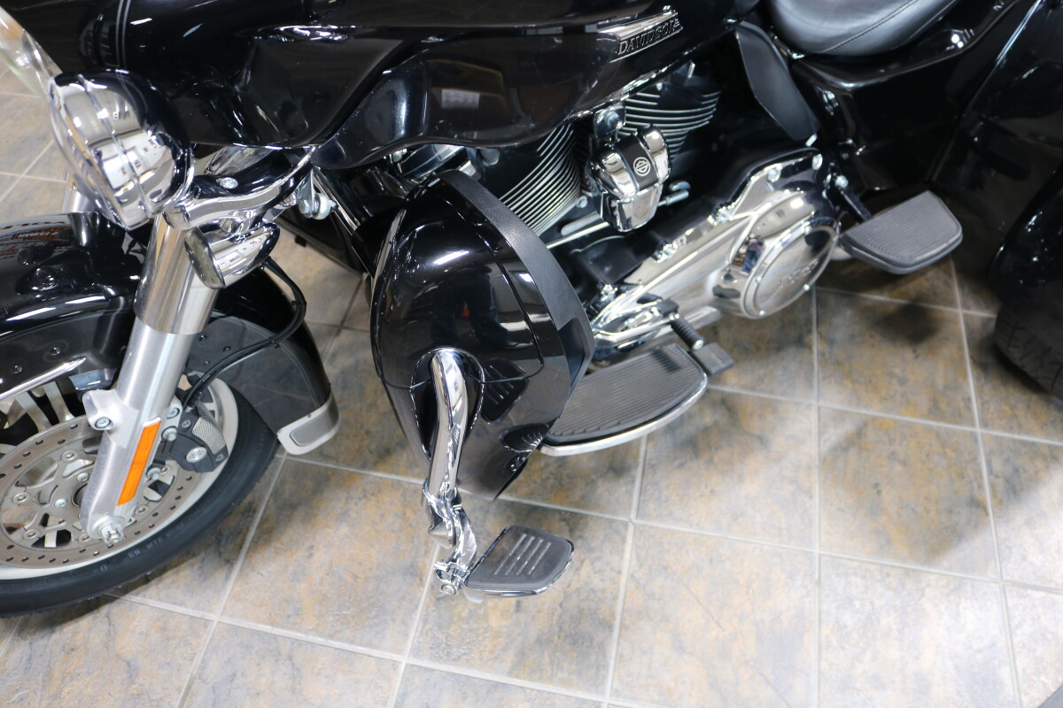 FLHTCUTG 2021 Tri Glide Ultra - Photo 2