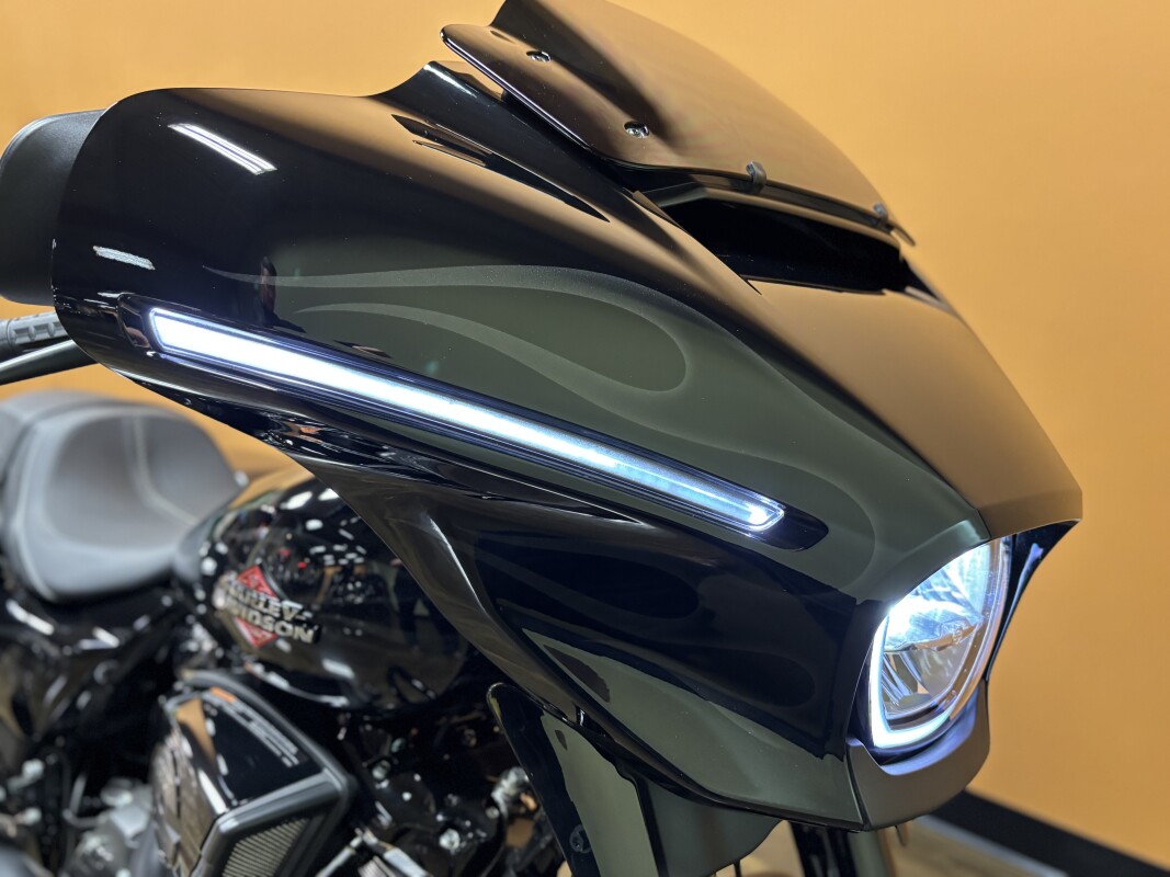 FLHX 2025 Street Glide - Photo 4