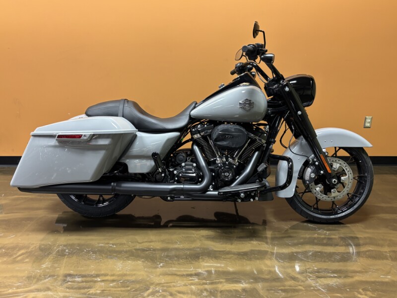 FLHRXS 2025 Road King<sup>®</sup> Special