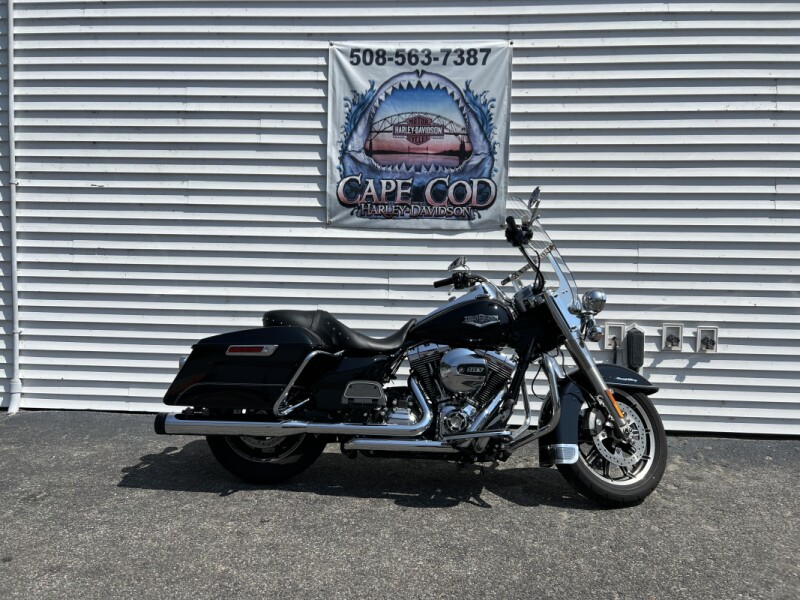 2015 Harley-Davidson® Road King® Classic Vivid Black