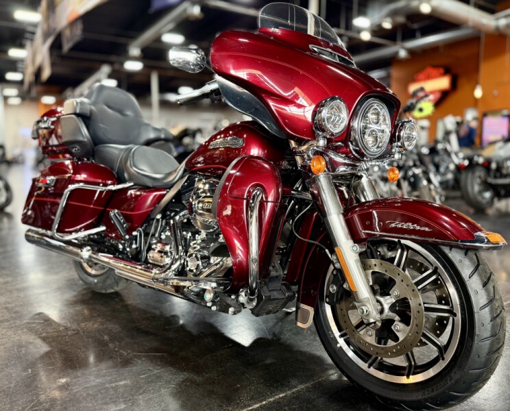 2015 Harley-Davidson® Electra Glide® Ultra Classic® Low Mysterious Red Sunglo