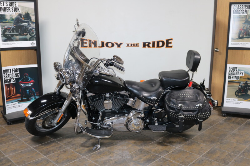 2012 Harley-Davidson® Heritage Softail® Classic BLACK W/ PINSTRIPE