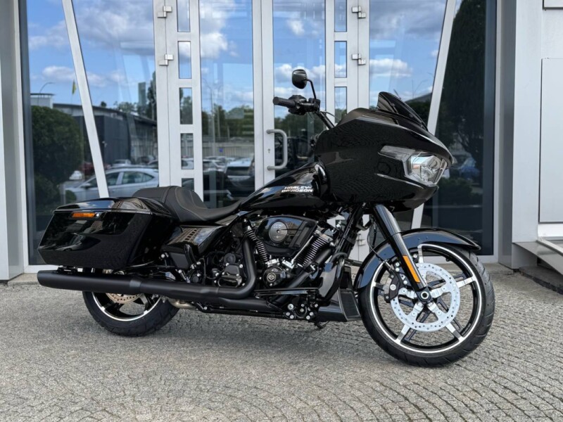 2026 Harley-Davidson® Road Glide® Vivid Black Black Trim