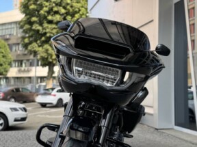 2026 Harley-Davidson® Road Glide® Vivid Black Black Trim thumb 1