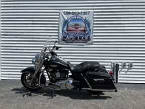 2015 Harley-Davidson® Road King® Classic Vivid Black thumb 3