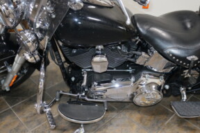 2012 Harley-Davidson® Heritage Softail® Classic BLACK W/ PINSTRIPE thumb 3