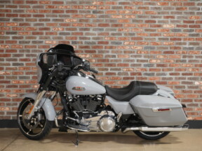 FLHX 2025 Street Glide® thumb 3