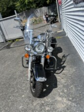 2015 Harley-Davidson® Road King® Classic Vivid Black thumb 2