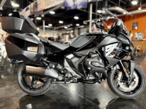 2026 BMW Motorrad R 1300 RT Blackstorm Metallic Triple Black thumb 3