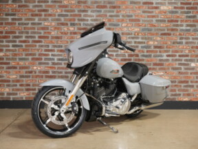FLHX 2025 Street Glide® thumb 2