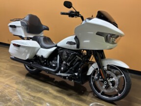 FLTRX 2025 Road Glide™ thumb 3