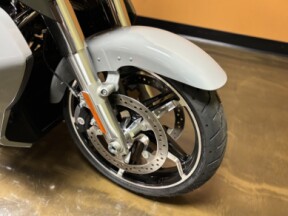 FLHXU 2025 Street Glide™ Ultra thumb 0