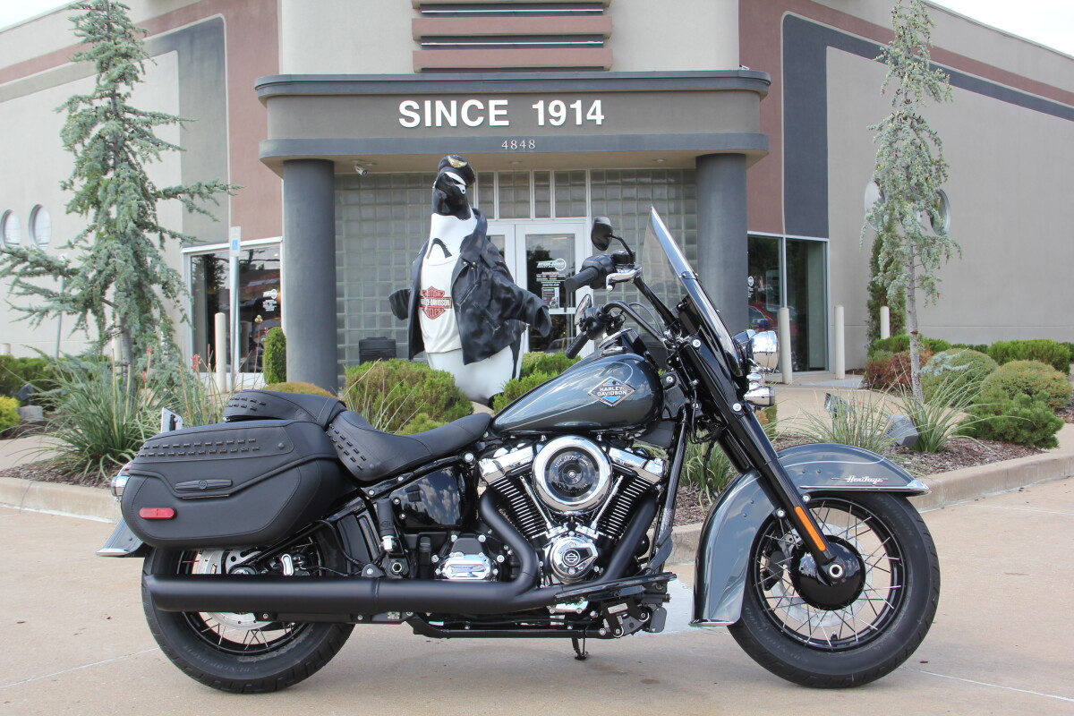 2025 Harley-Davidson Heritage Classic Iron Horse Metallic w/Laced Wheels - Photo 2
