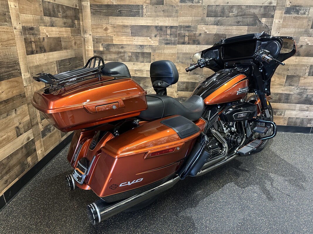2023 Harley-Davidson CVO Street Glide Whiskey Neat w/Raven Metallic FLHXSE - Photo 2