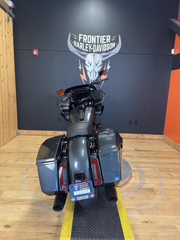 FLTRX 2025 Road Glide - Photo 2