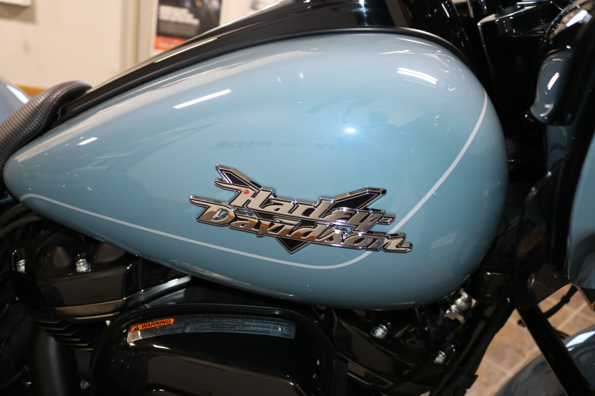 FLTRT 2024 Road Glide 3 - Photo 8