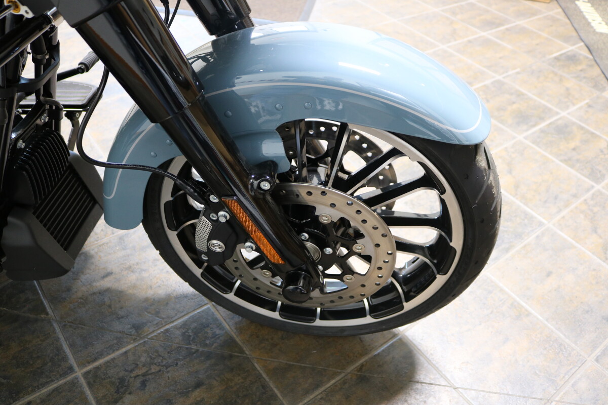 FLTRT 2024 Road Glide 3 - Photo 6