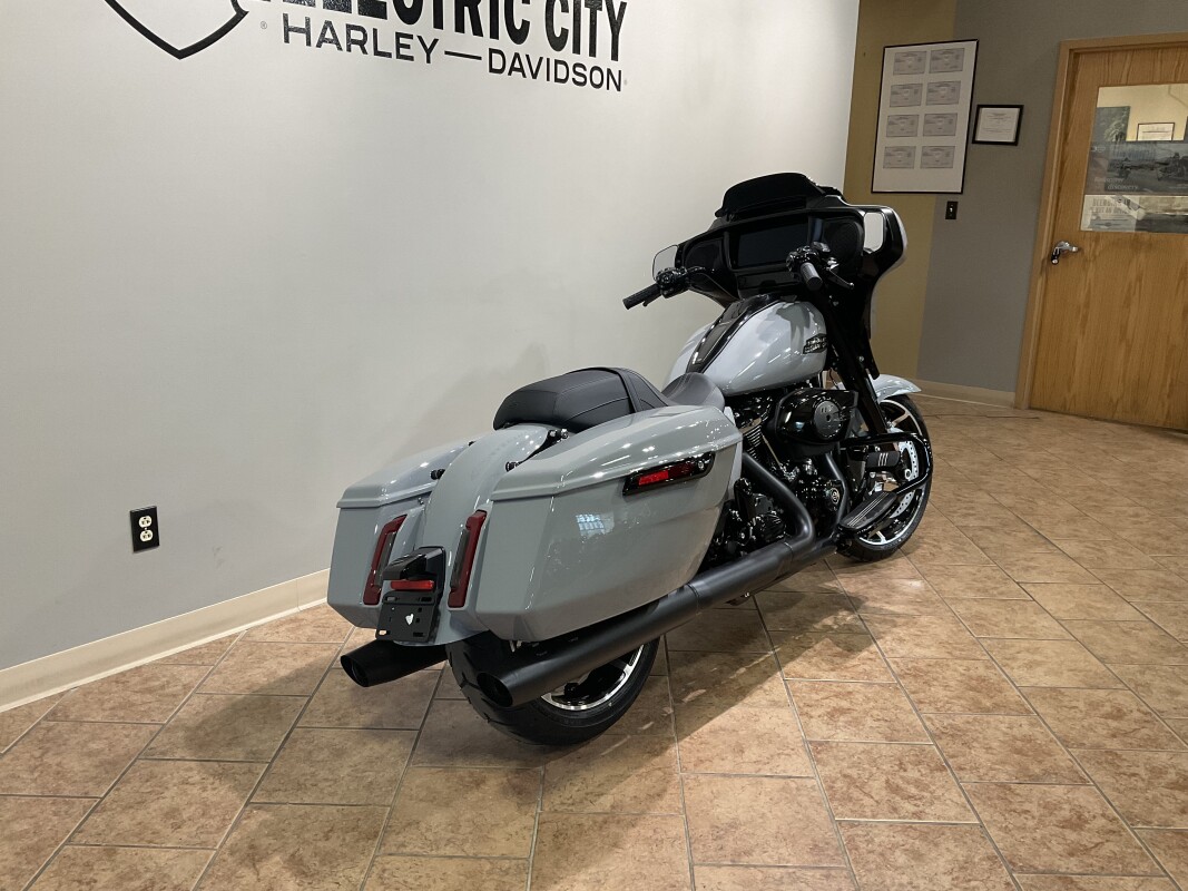 2025 Harley-Davidson Street Glide Billiard Gray FLHX - Photo 4