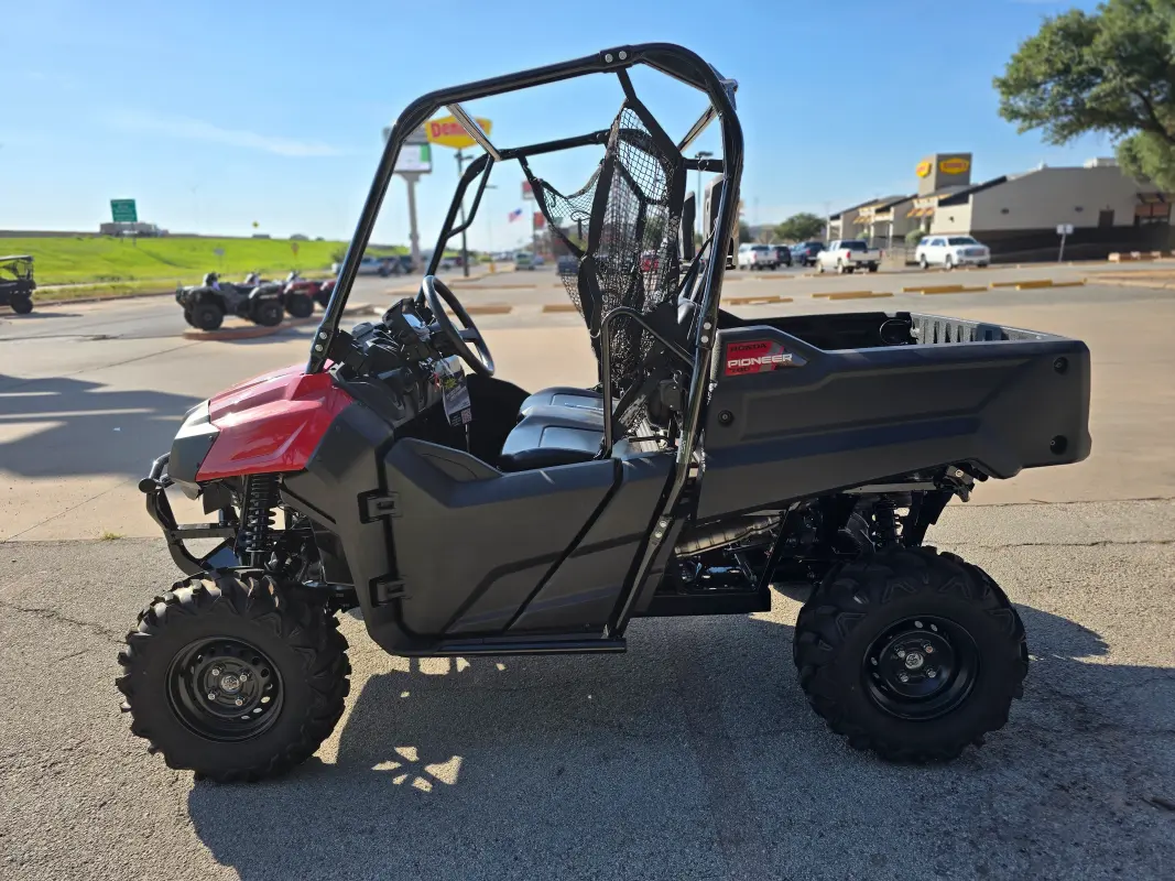 2025 Honda Pioneer 700 - Photo 3