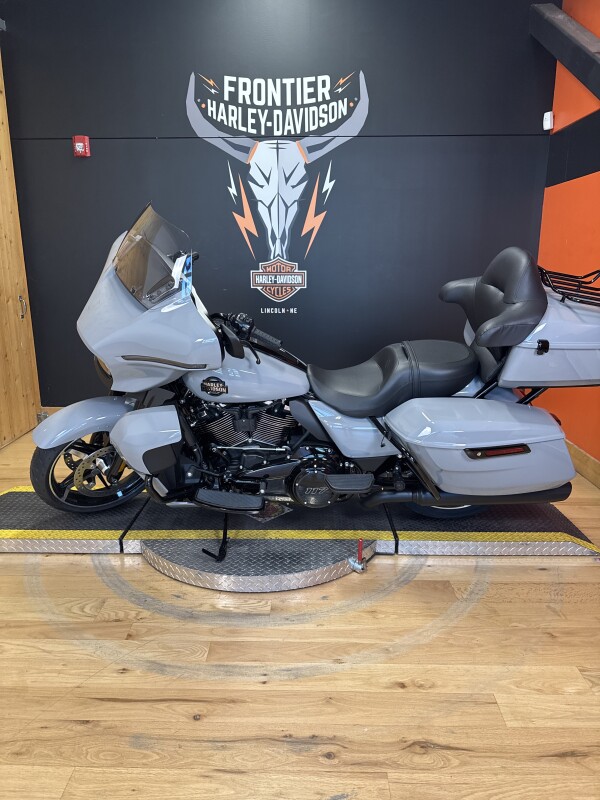 FLHXU 2025 Street Glide Ultra - Photo 4