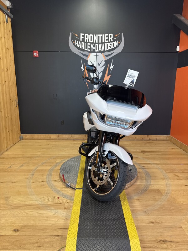 FLTRX 2025 Road Glide - Photo 4