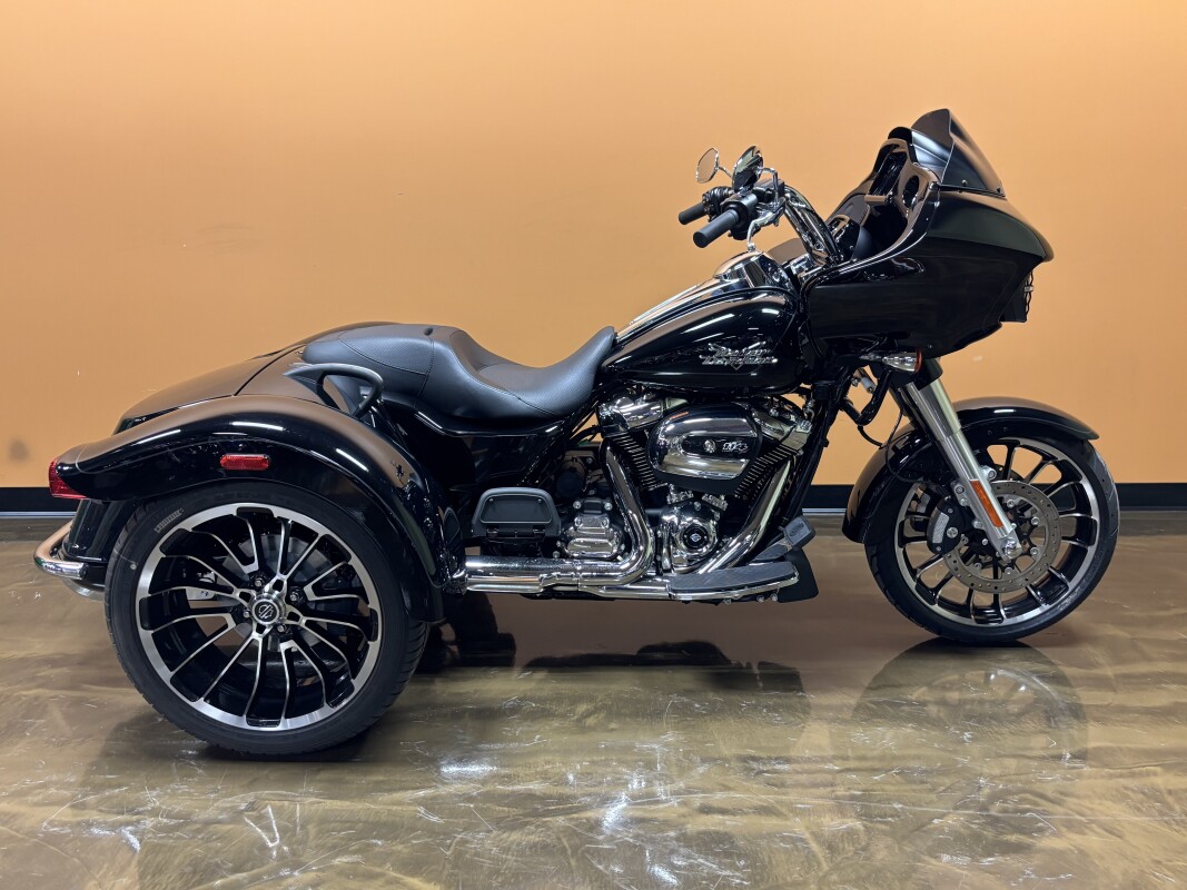 FLTRT 2025 Road Glide 3