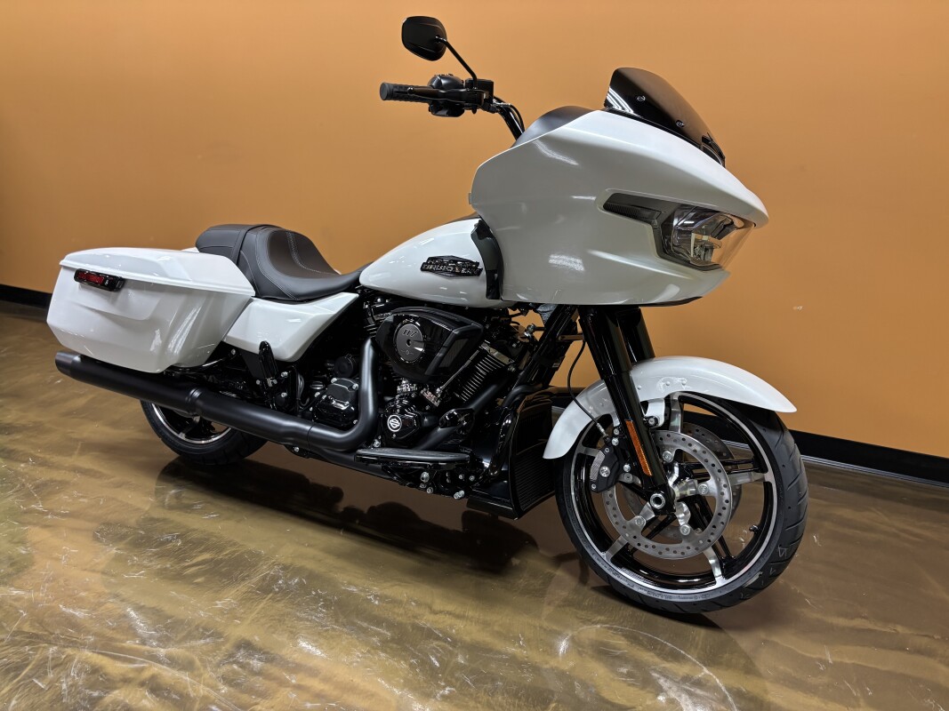 FLTRX 2025 Road Glide - Photo 2
