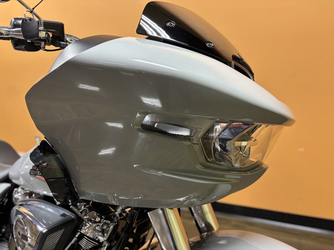 FLTRX 2025 Road Glide - Photo 4