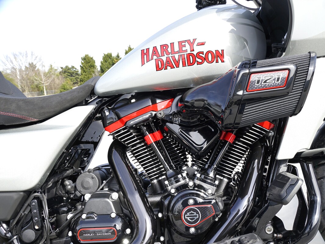 FLTRXSTSE 2025 CVO Road Glide ST - Photo 2