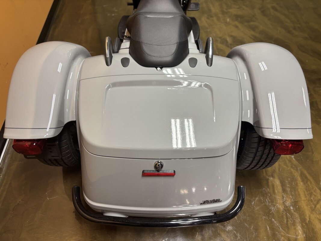 FLTRT 2025 Road Glide 3 - Photo 7