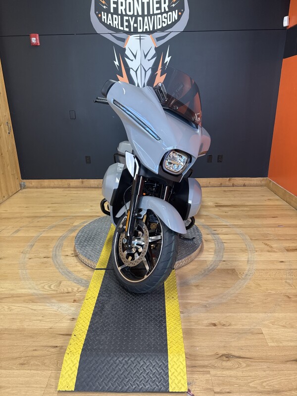 FLHXU 2025 Street Glide Ultra