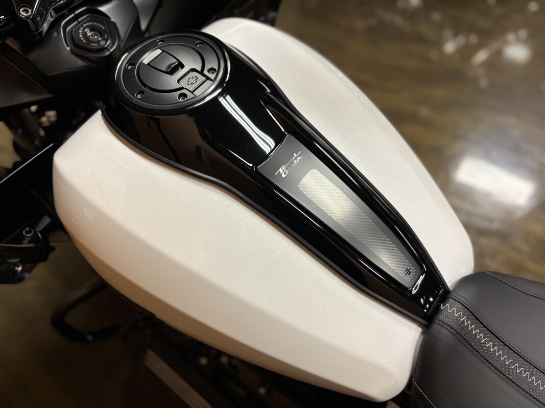 FLTRX 2025 Road Glide - Photo 8
