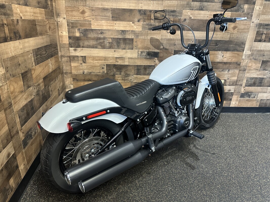 2021 Harley-Davidson Street Bob 114 Stone Washed White Pearl FXBBS - Photo 8