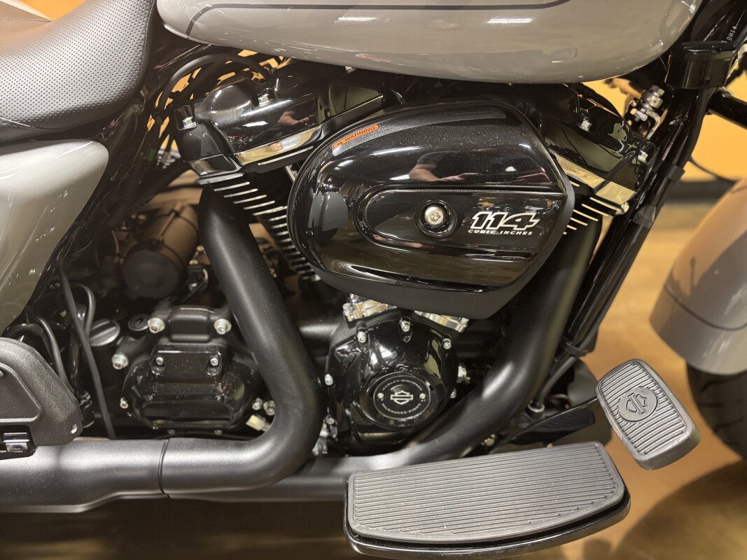 FLTRT 2025 Road Glide® 3, photo 12