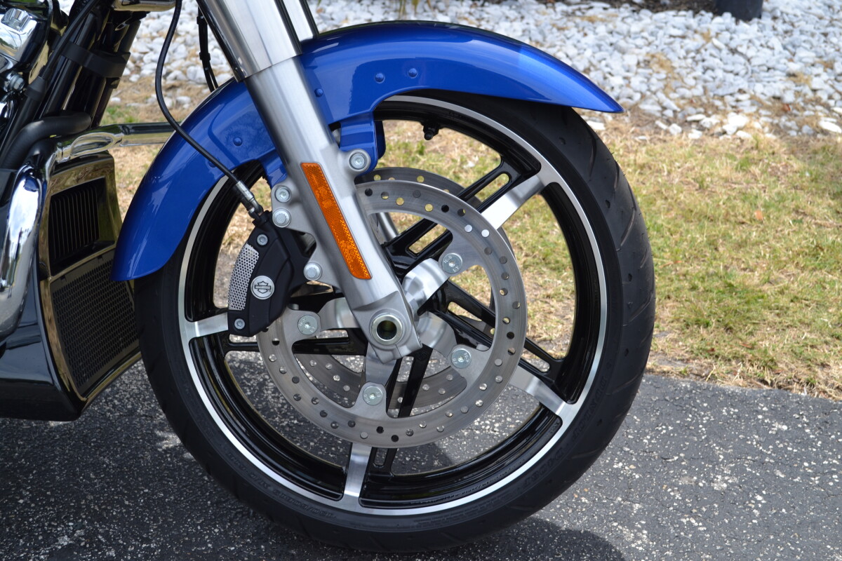 FLTRX 2025 Road Glide - Photo 3