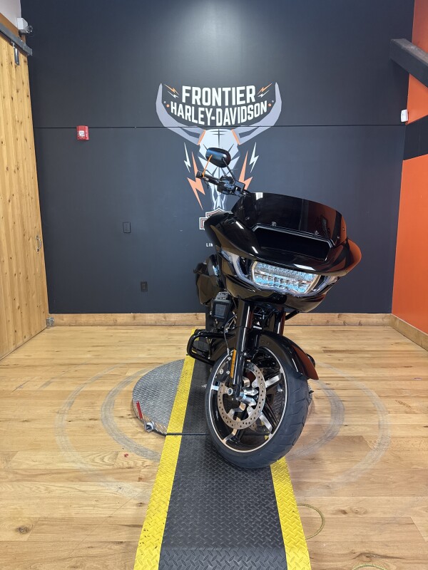 FLTRX 2025 Road Glide - Photo 2