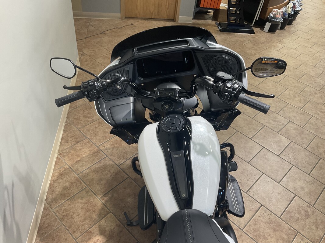 2025 Harley-Davidson Road Glide White Onyx Pearl - Black Finish FLTRX - Photo 6