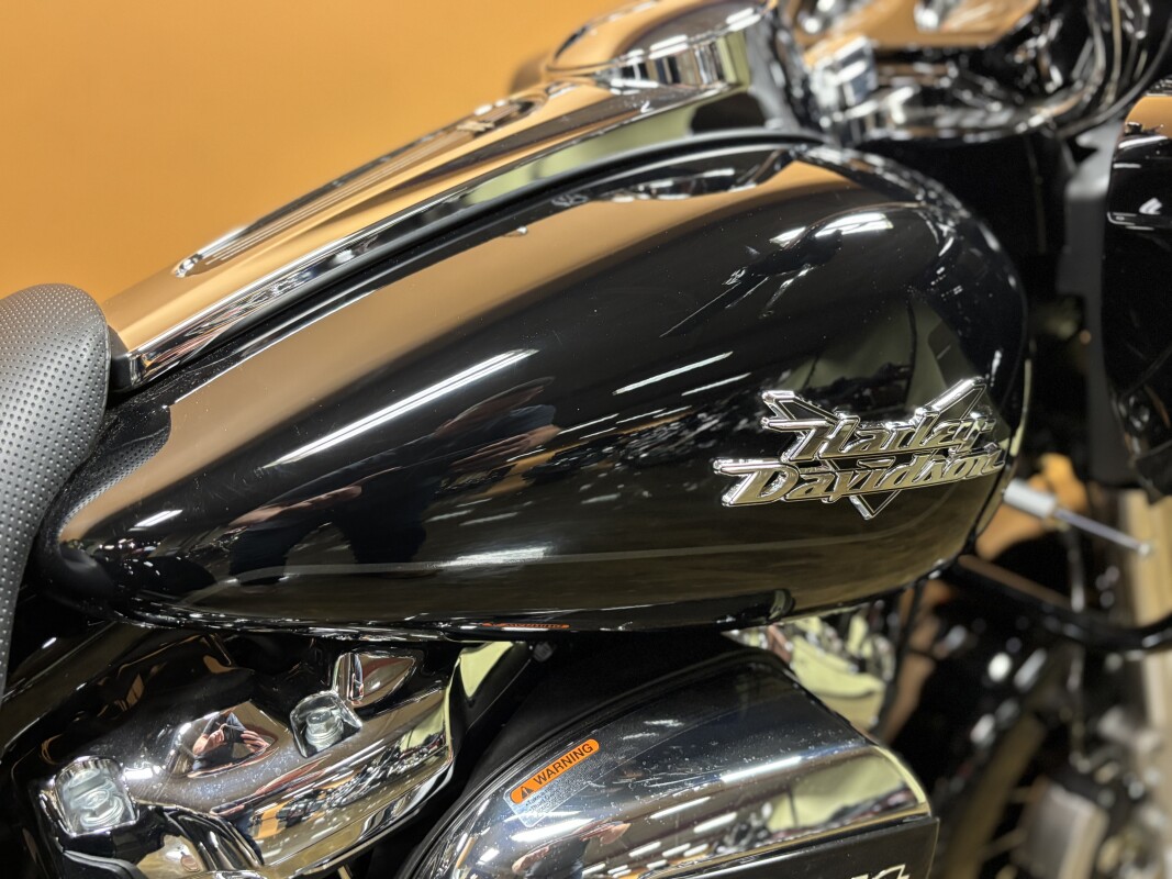FLTRT 2025 Road Glide 3 - Photo 6