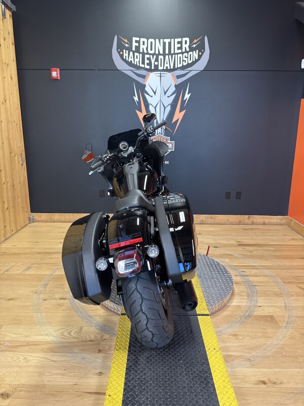 FXLRST 2025 Low Rider ST - Photo 2